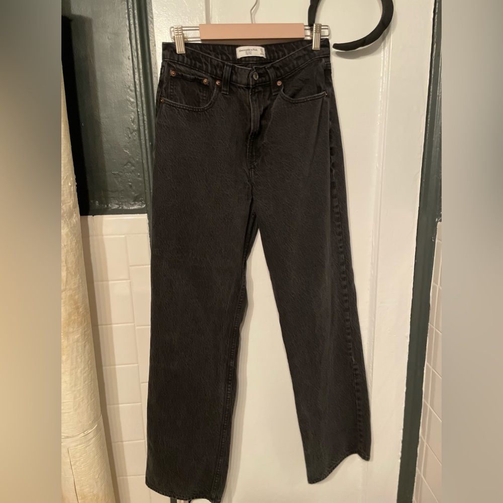 A&F The Loose High Rise Black Jeans